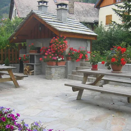 3 Pieces Pour 6/8 Personnes, Centre Valloire, Proche Telepherique Et Commerces - Fr-1-263-82 *
